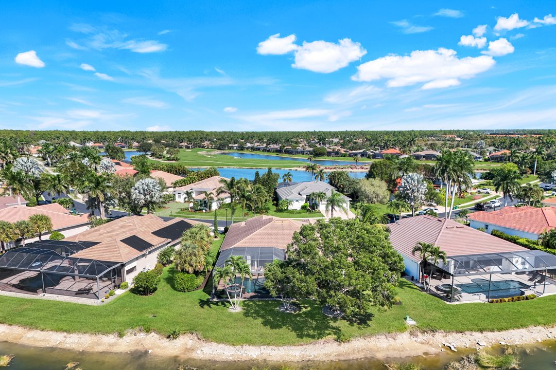 5092 Cerromar Dr, Naples, FL 34112