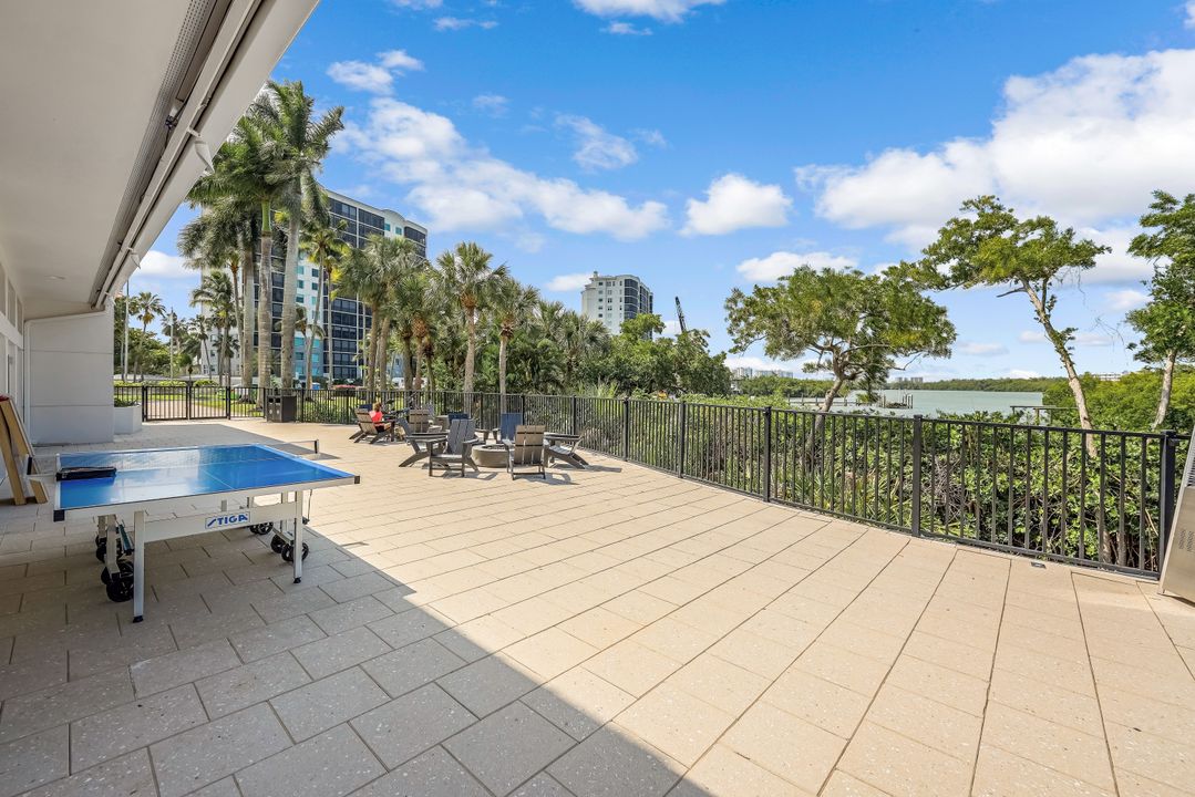 425 Cove Tower Dr  #1501, Naples, FL 34110