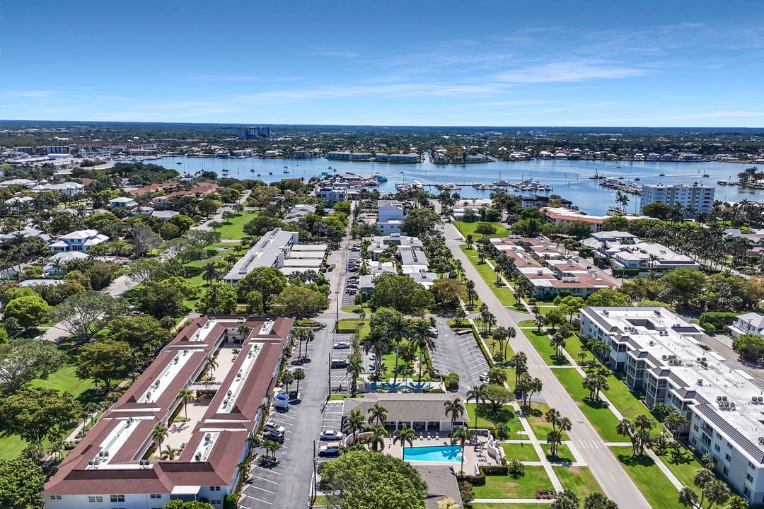 683 12th Ave S #683, Naples, FL 34102