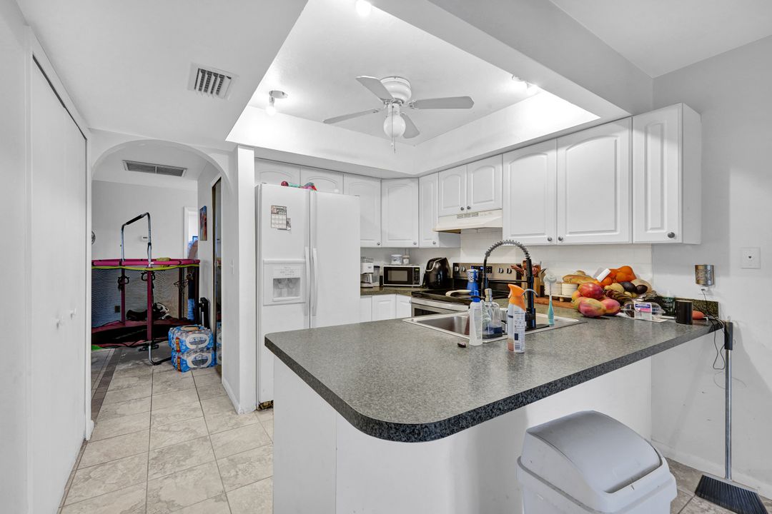 225 Cape Coral Pkwy E, Cape Coral, FL 33904