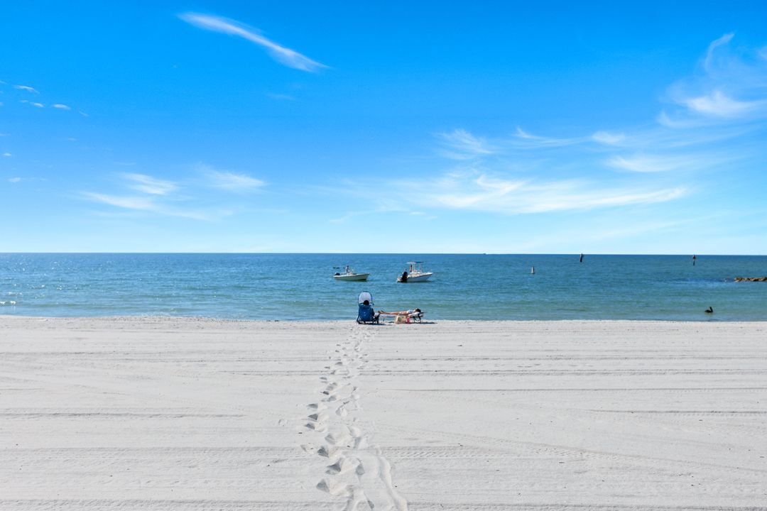 2211 Gulf Shore Blvd N #C4, Naples, FL 34102