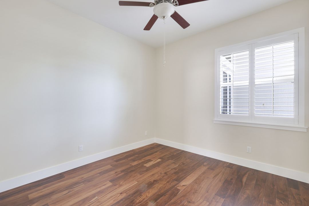 985 Chesapeake Bay Ct, Naples, FL 34120