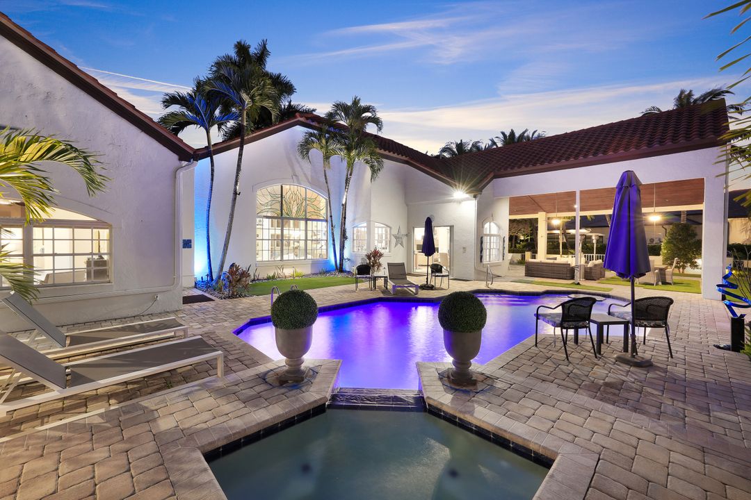 4401 Pond Apple Dr S, Naples, FL 34119