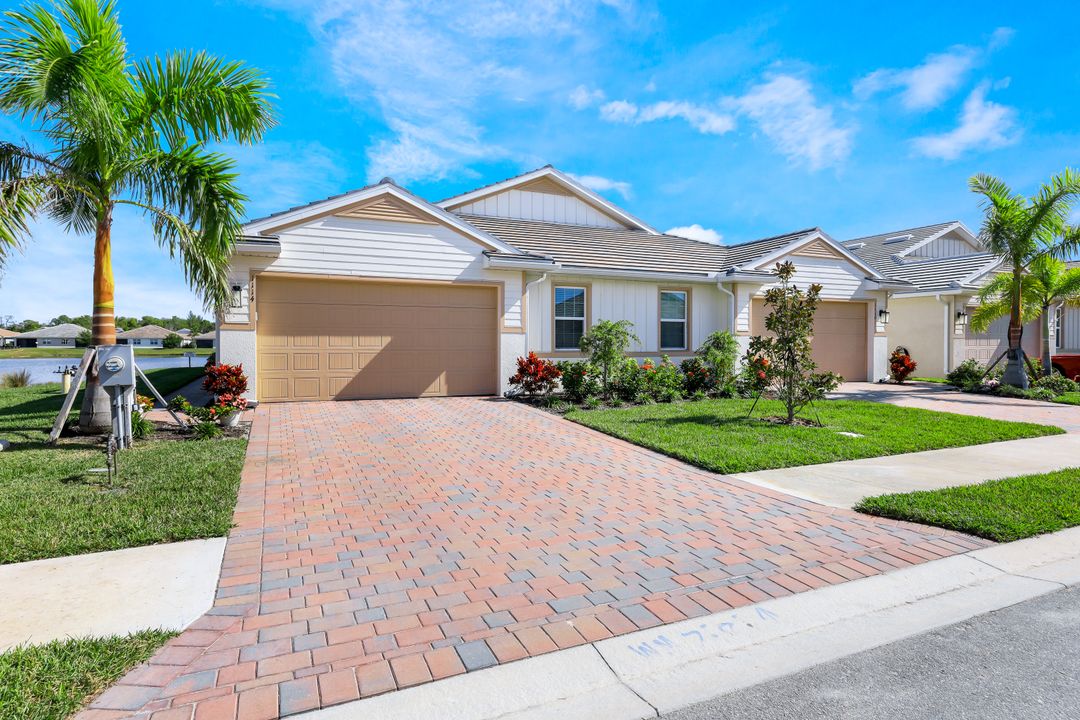 1114 Tranquil Brk Dr, Naples, FL 34114