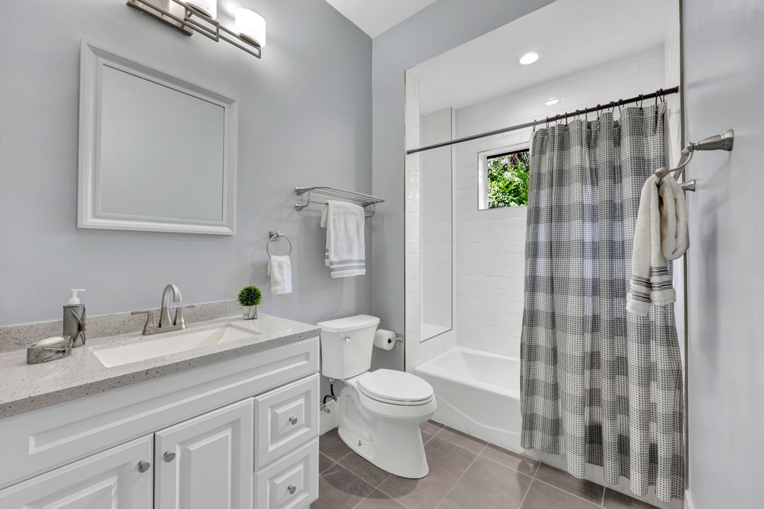 12219 Collier's Reserve Dr, Naples, FL 34110