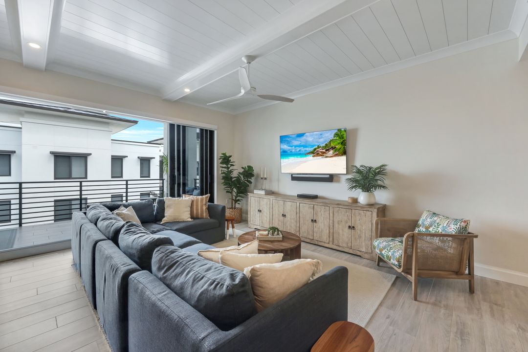 1111 Central Ave #514, Naples, FL 34102