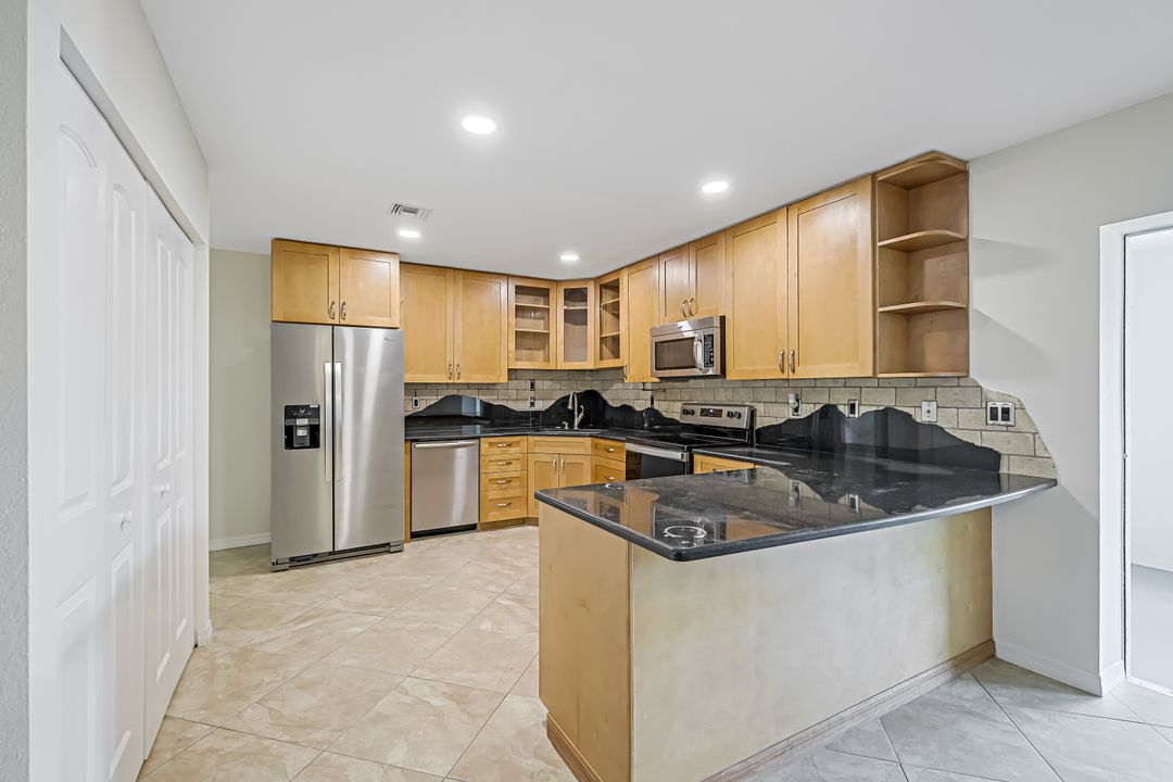 861 Mensh Terrace NW, Port Charlotte, FL 33948