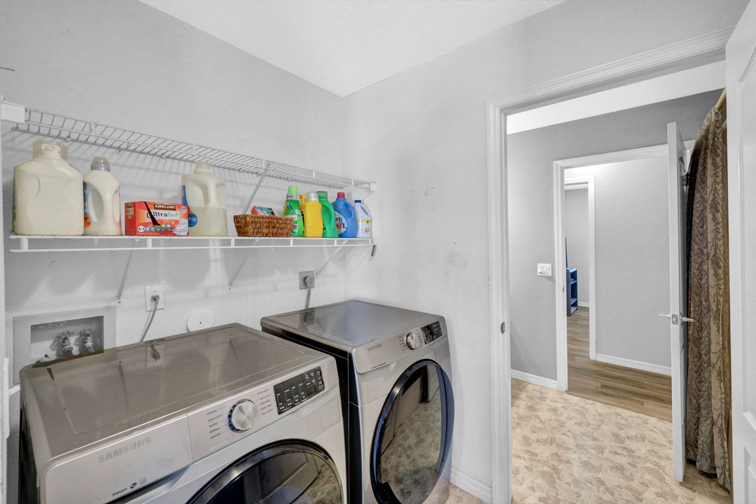 825 23rd St SW, Naples, FL 34117