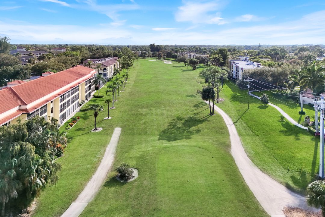 201 Quail Forest Blvd #101, Naples, FL 34105