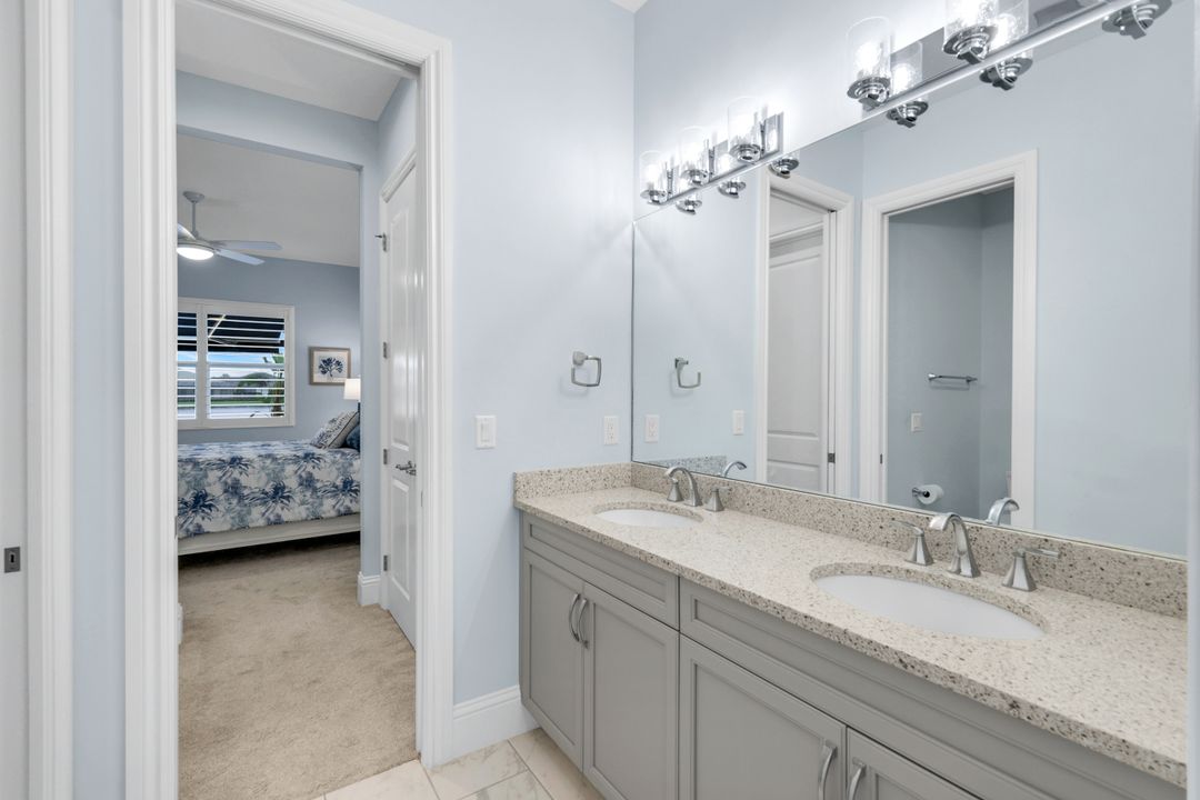 14386 Laguna Spgs Ln, Naples, FL 34114