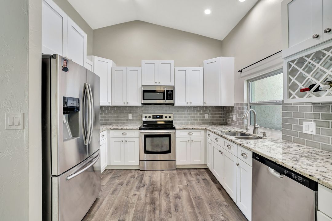 495 9th St SW, Naples, FL 34117