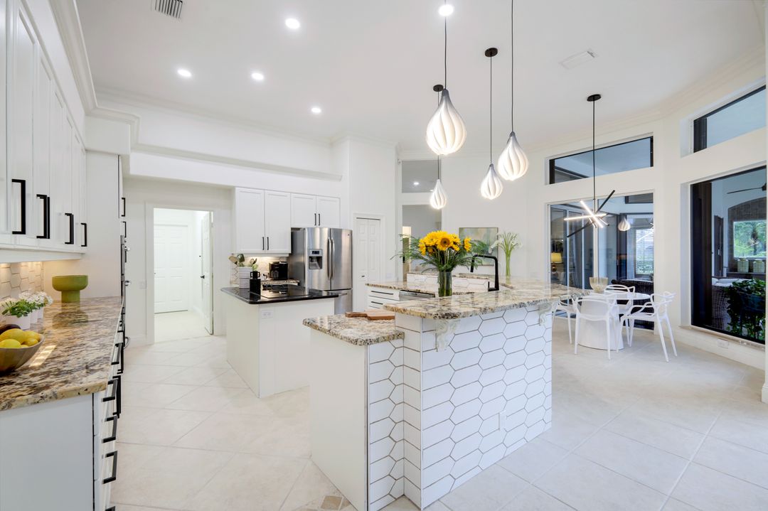 11819 Warbler Ct, Naples, FL 34119