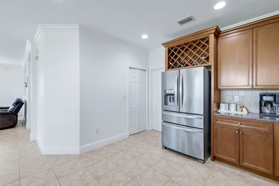 1570 Double Eagle Trail, Naples, FL 34120
