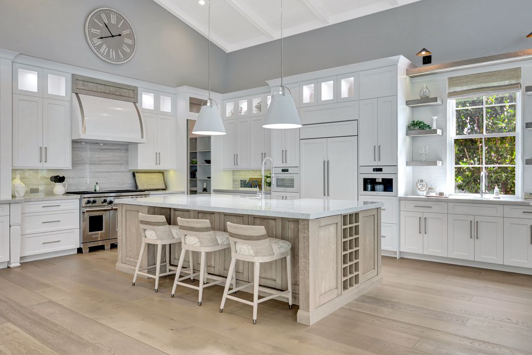 160 Broad Ave S, Naples, FL 34102