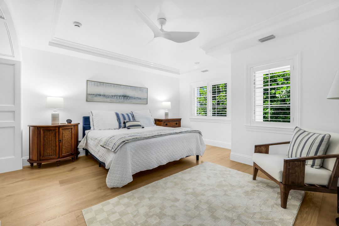 400 Springline Dr, Naples, FL 34102