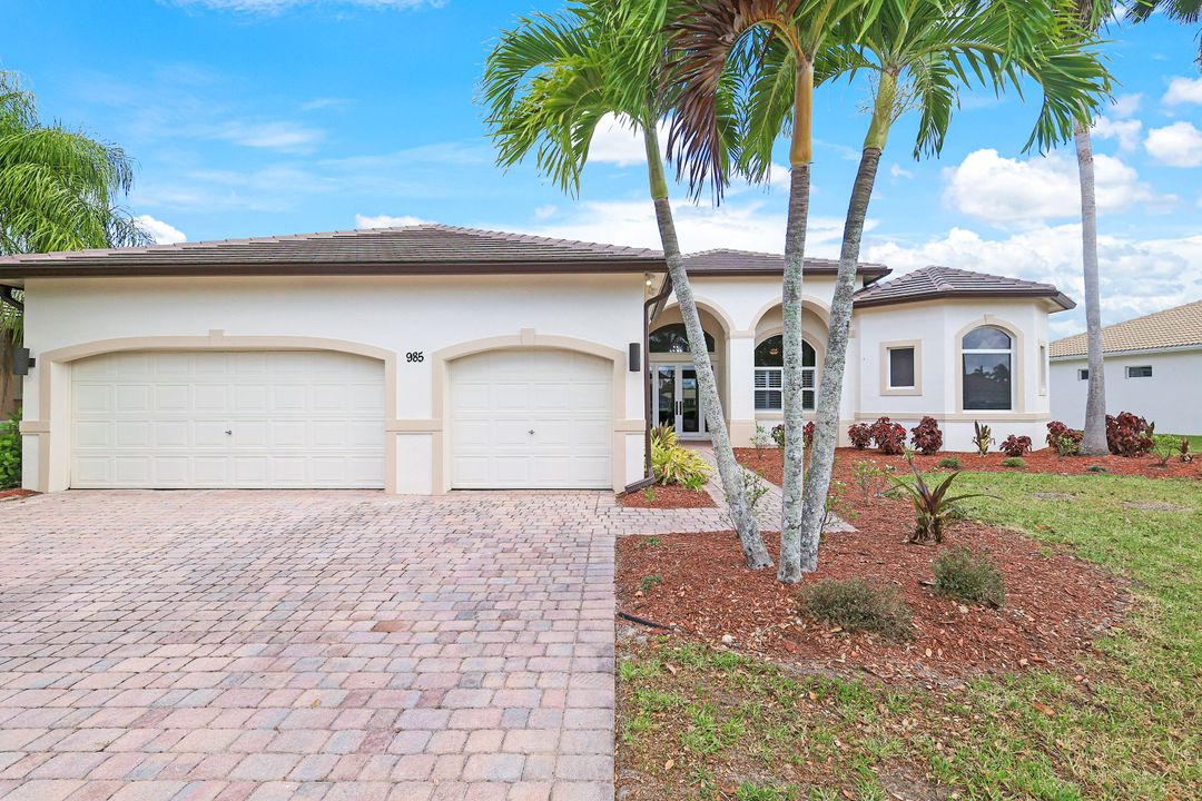 985 Chesapeake Bay Ct, Naples, FL 34120