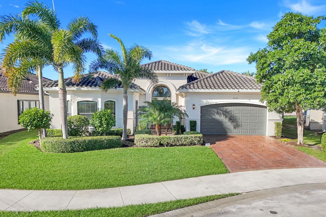 4549 Azalea Dr, Naples, FL 34119