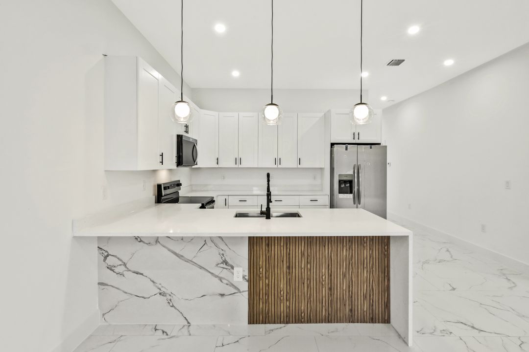 521 Lillon Ave S, Lehigh Acres, FL 33974