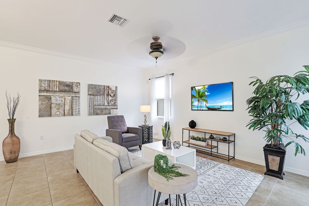 8598 Sumner Ave, Fort Myers, FL 33908