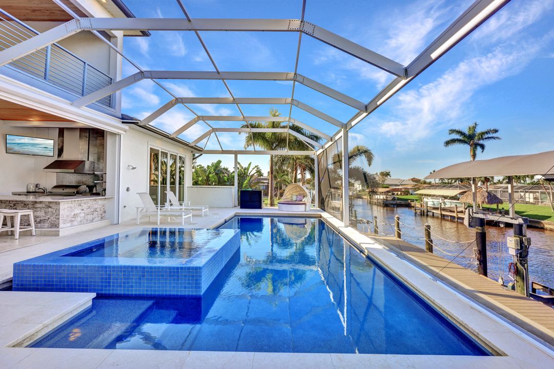 5610 De Soto Ct, Cape Coral, FL 33904