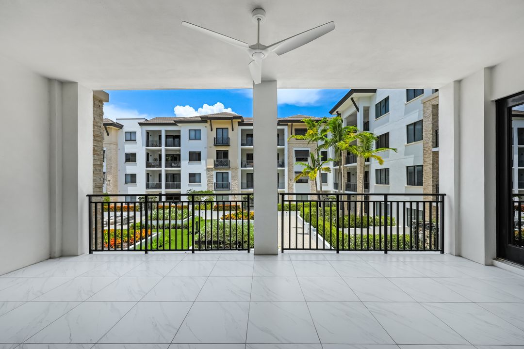 1135 3rd Ave S  #318, Naples, FL 34102