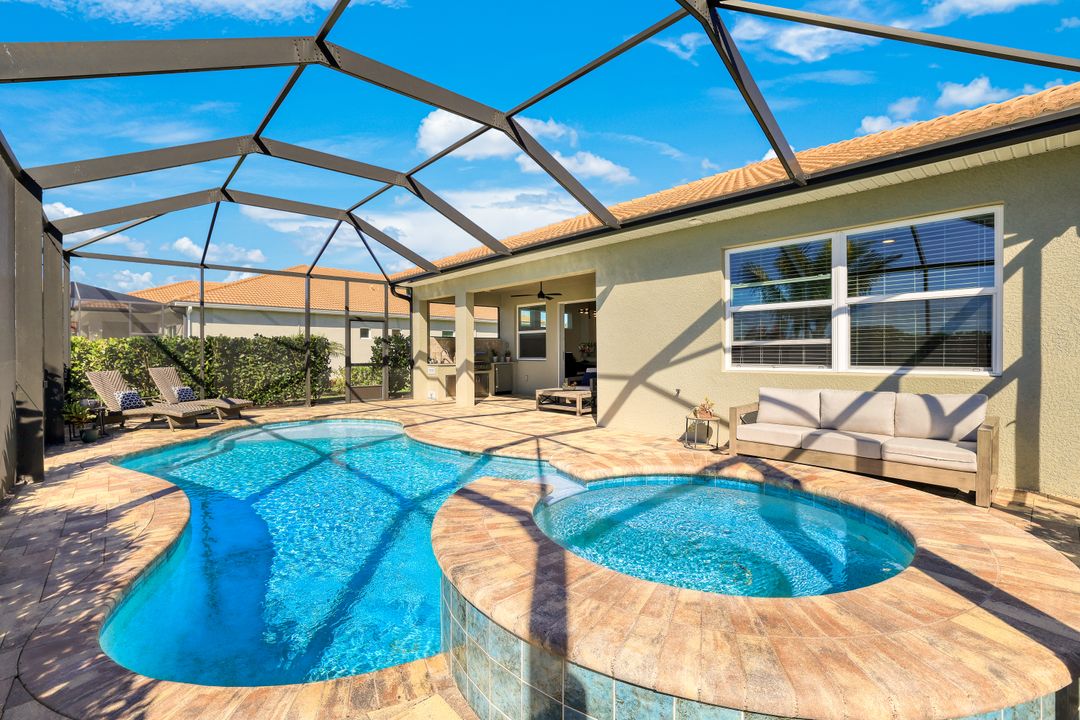 18680 Ensenada Dr, Naples, FL 34114