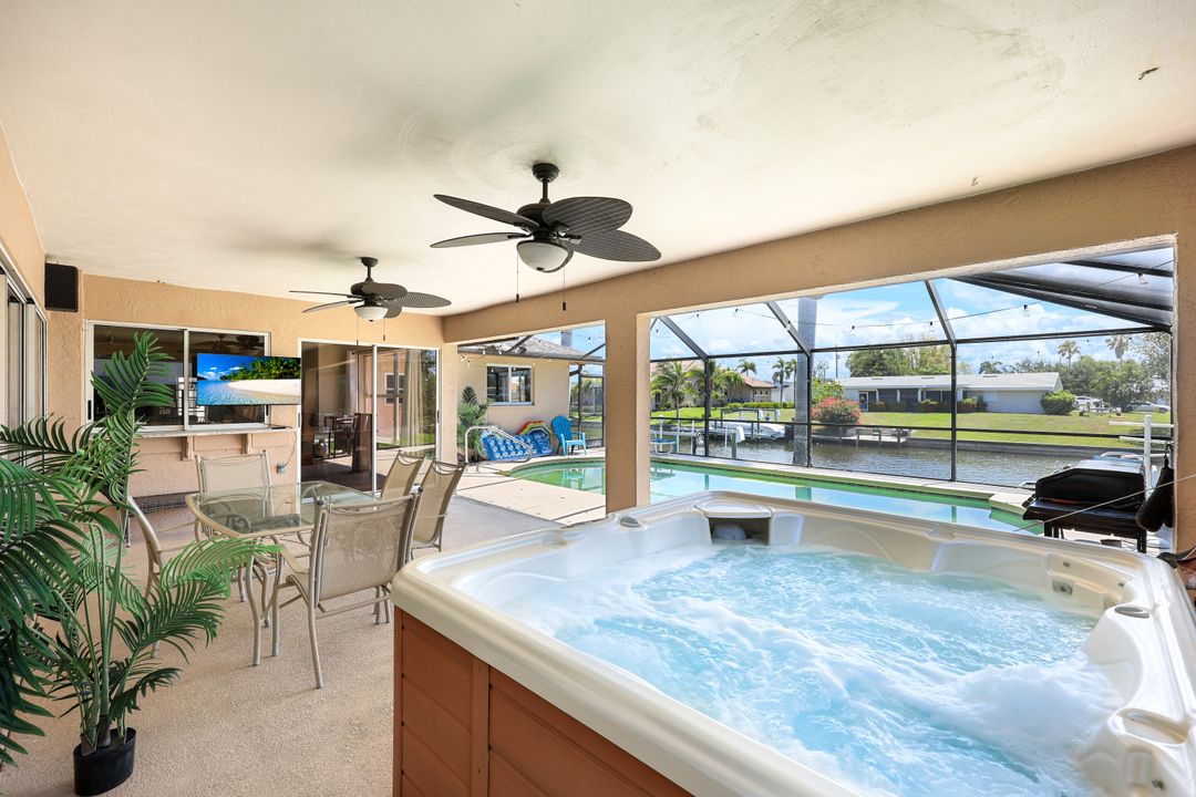3209 SE 1st Ct, Cape Coral, FL 33904