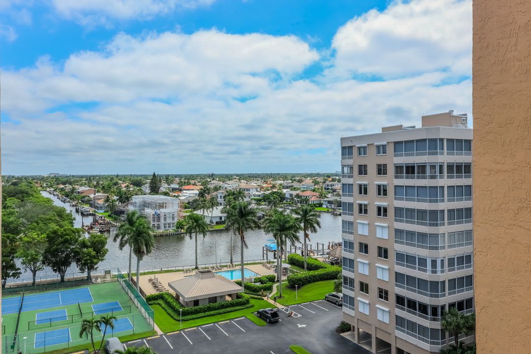 11118 Gulf Shore Dr #803, Naples, FL 34108