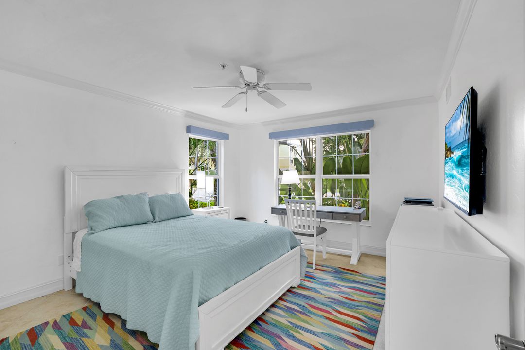 376 3rd St S #102, Naples, FL 34102
