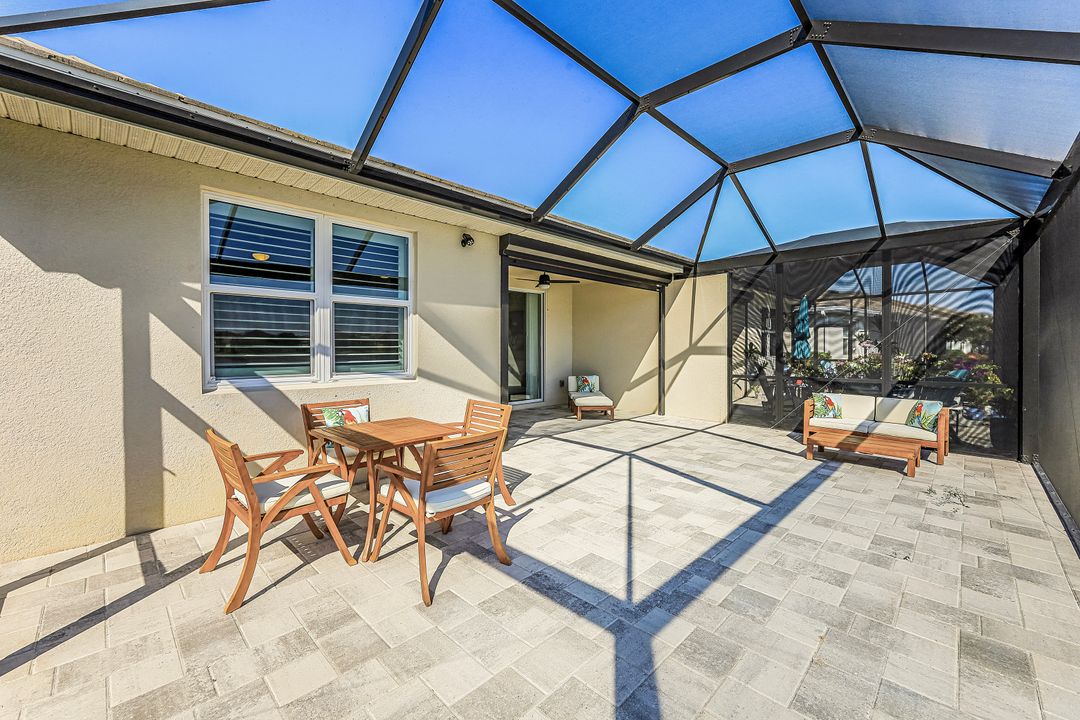 14908 Edgewater Cir, Naples, FL 34114