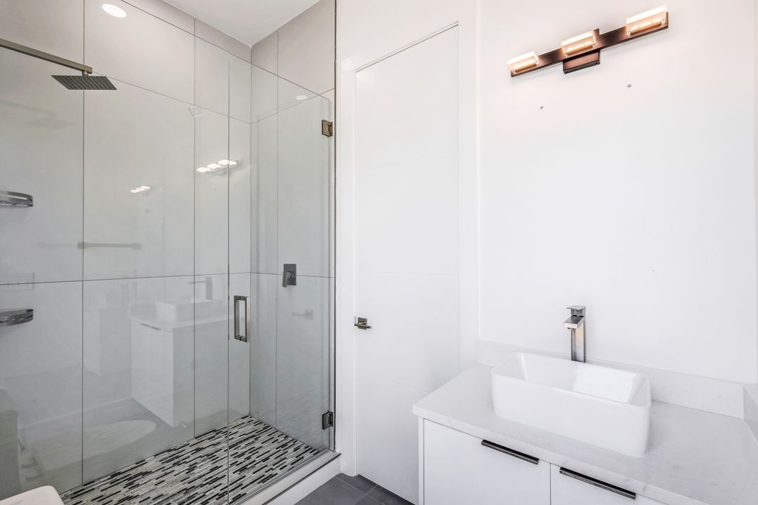 1332 Longwood Dr, Fort Myers, FL 33919