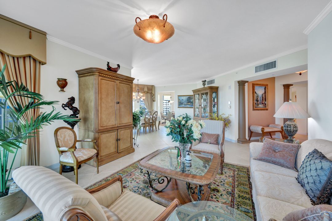 300 Dunes Blvd #1007, Naples, FL 34110