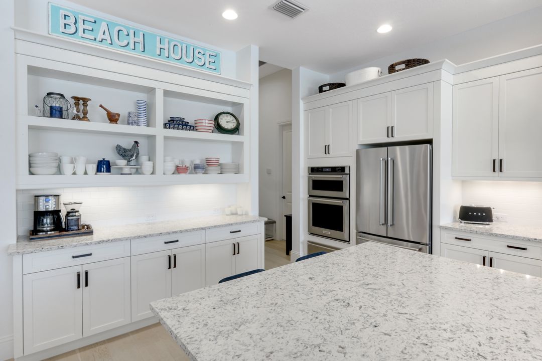 3154 Malaga Way, Naples, FL 34105