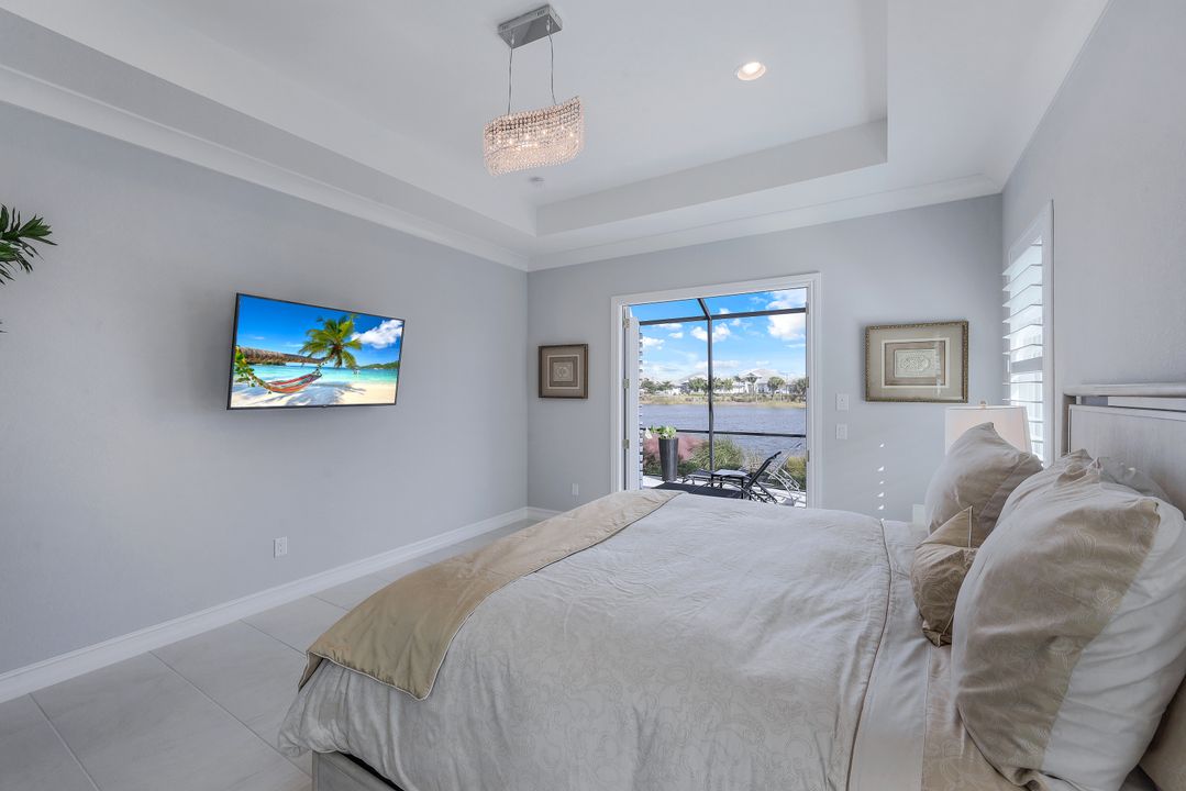 6177 Megans Bay Dr, Naples, FL 34112