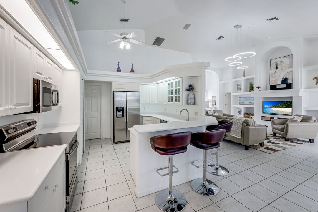 3712 SE 17th Pl, Cape Coral, FL 33904