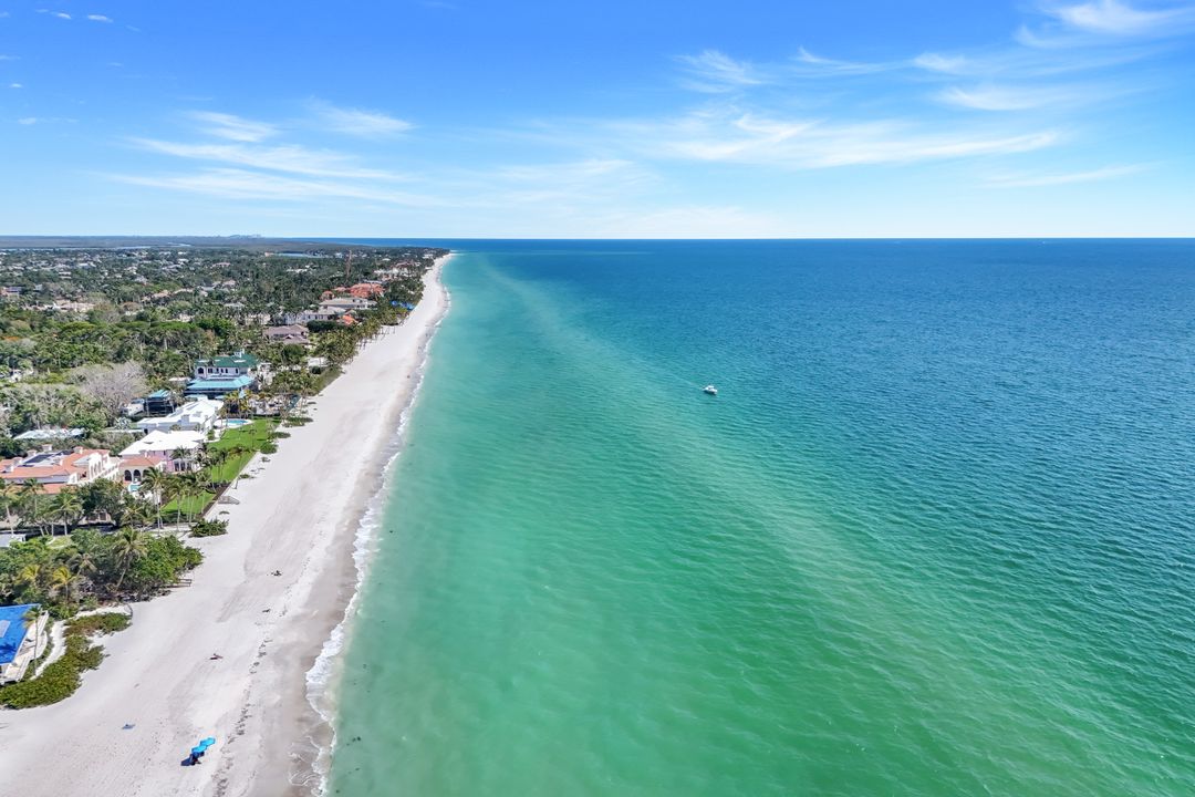 1550 Gordon Dr, Naples, FL 34102
