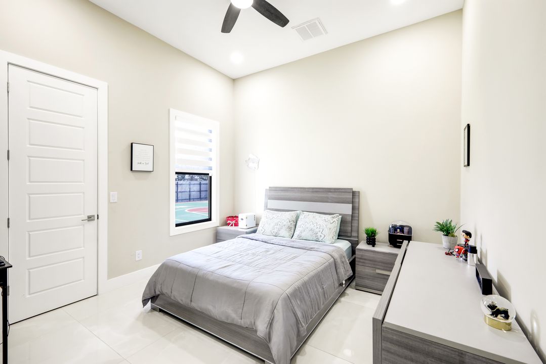 455 SE 17th Ave, Cape Coral, FL 33990