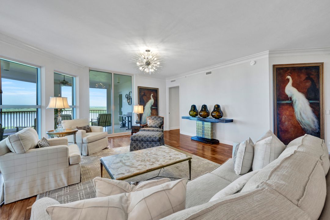285 Grande Way #903, Naples, FL 34110