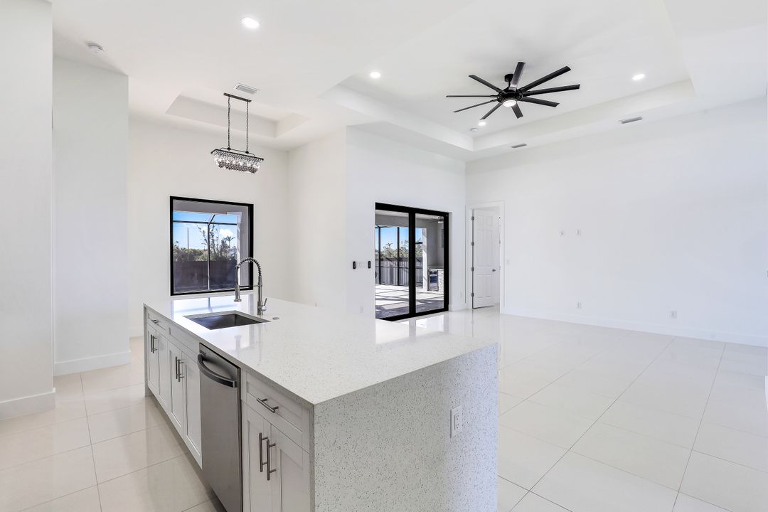 420 SW 31st Pl, Cape Coral, FL 33991