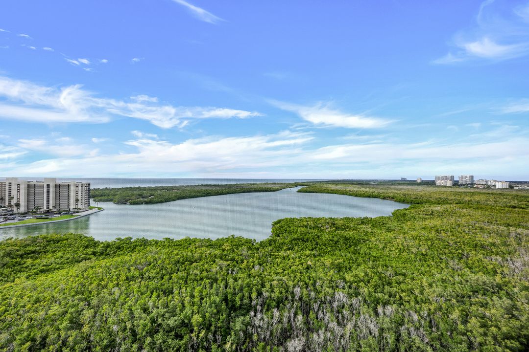295 Grande Way #801, Naples, FL 34110