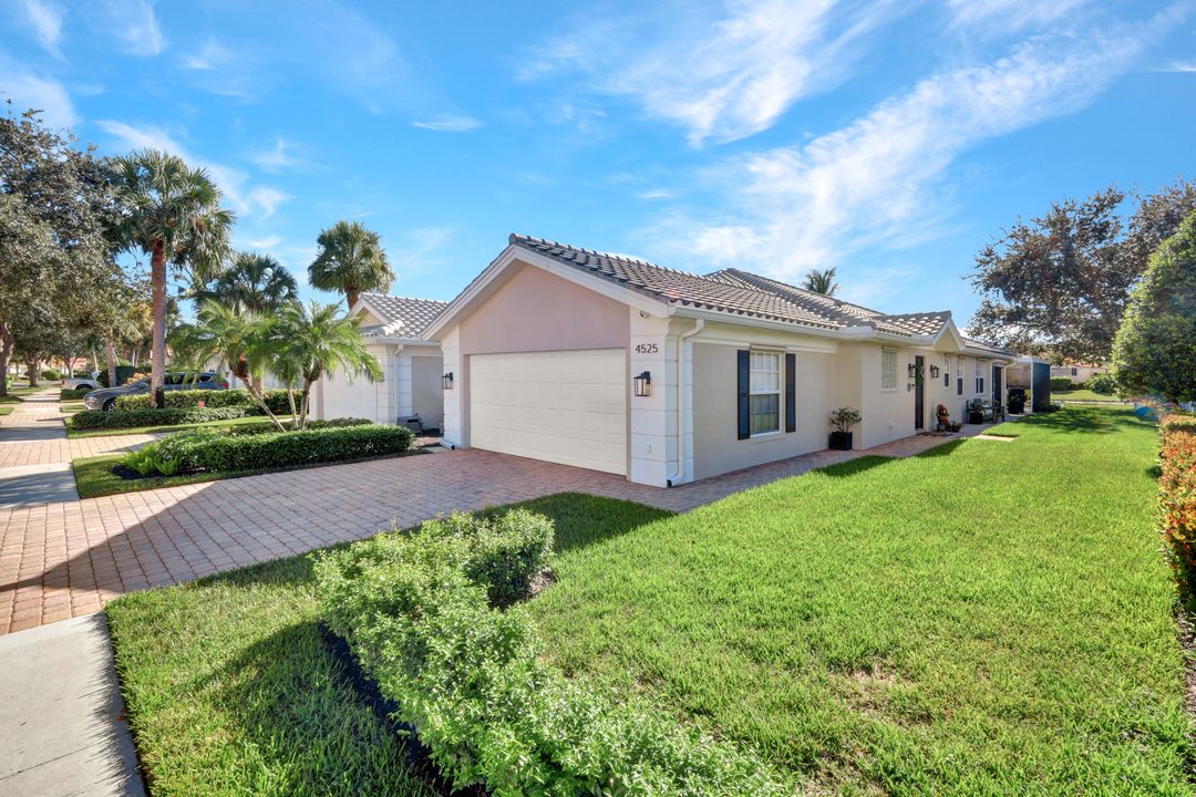 4525 Ossabaw Way, Naples, FL 34119