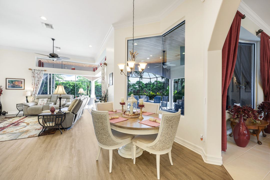 5926 Amberwood Dr, Naples, FL 34110