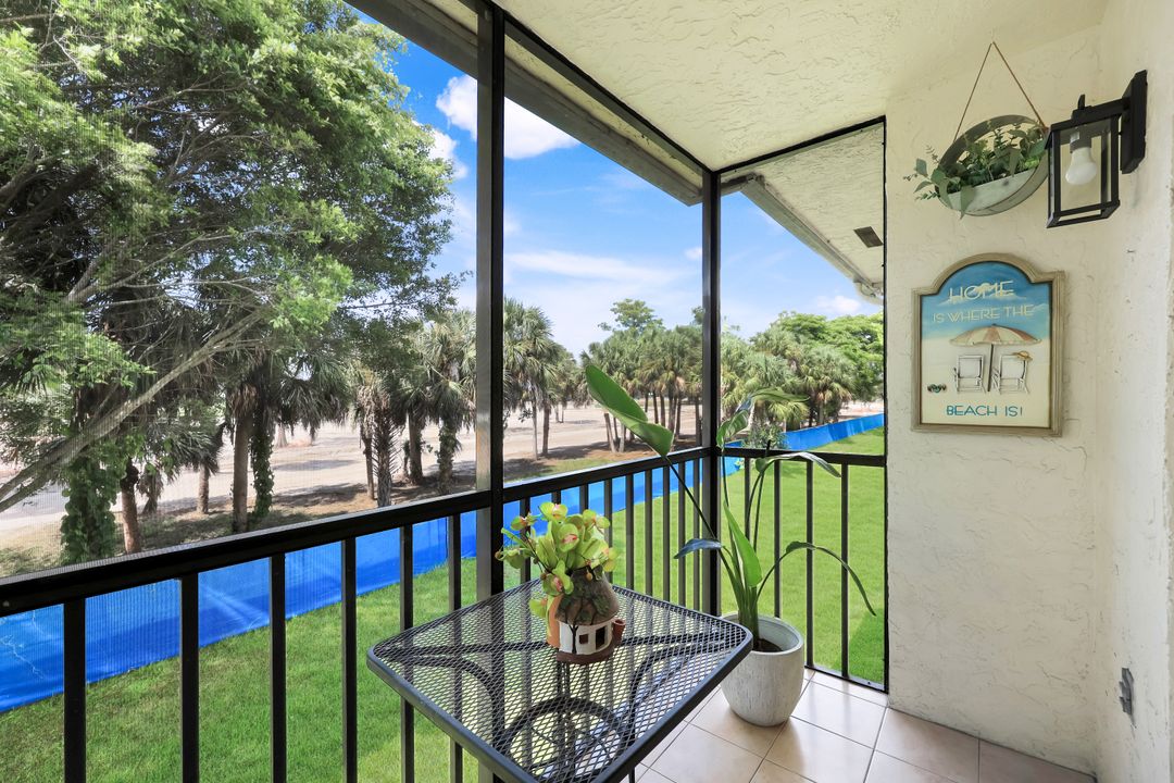 4186 27th Ct SW #204, Naples, FL 34116