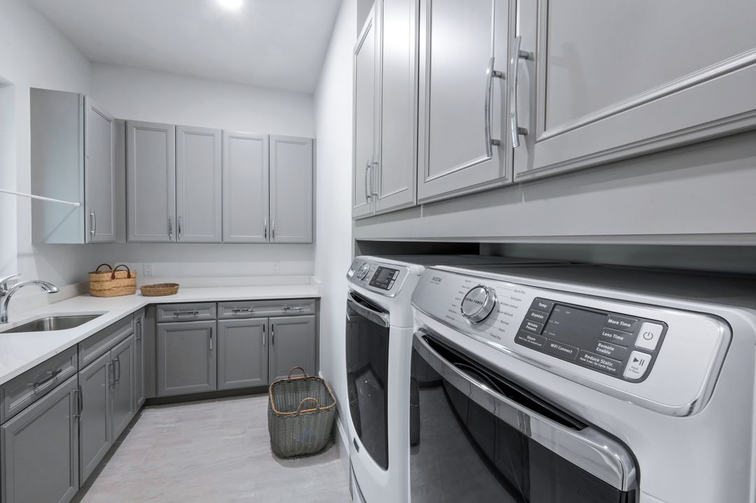 8859 Nevis Wy, Naples, FL 34112