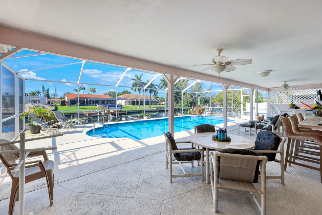 212 Kamal Pkwy, Cape Coral, FL 33904