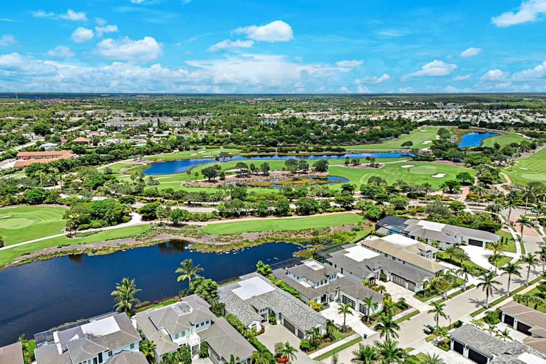 9937 Montiano Dr, Naples, FL 34113