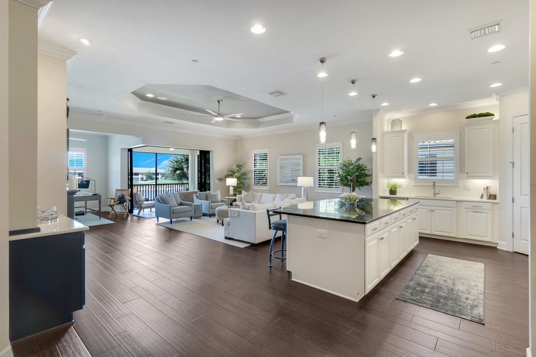 9684 Montelanico Loop #204, Naples, FL 34119