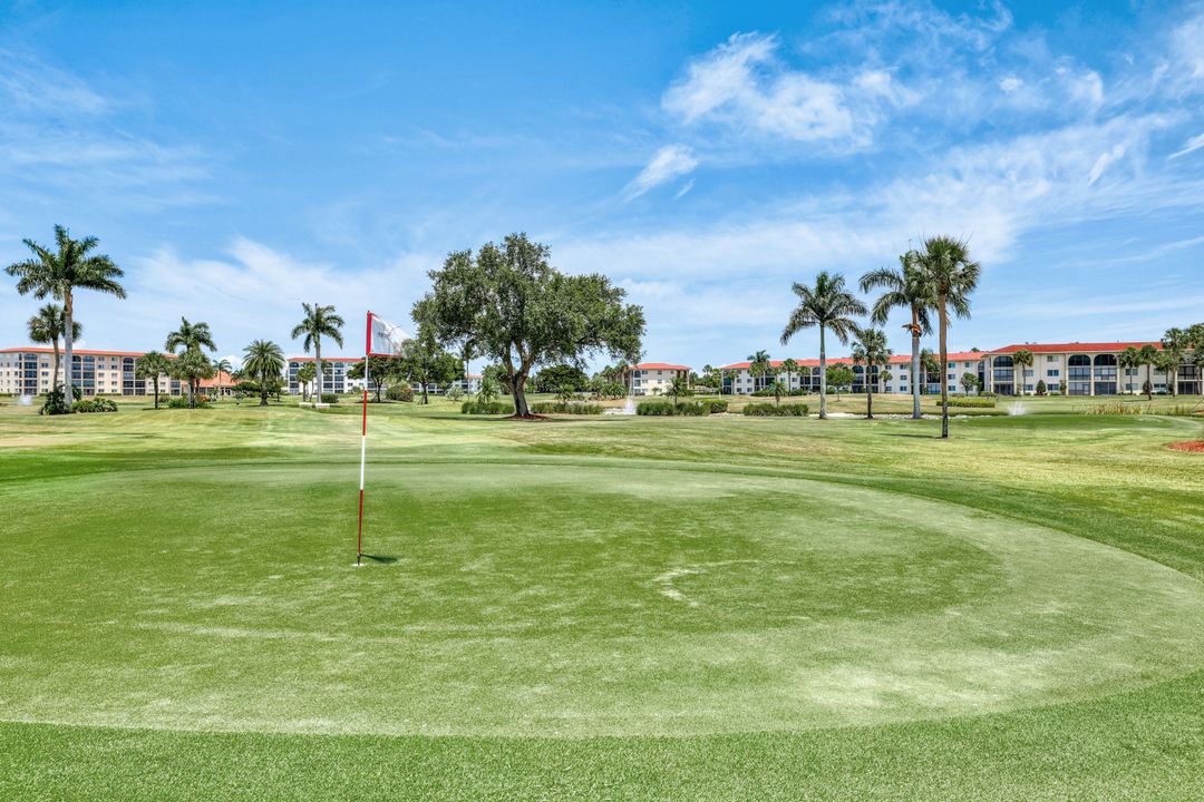 37 High Point Cir E #109, Naples, FL 34103