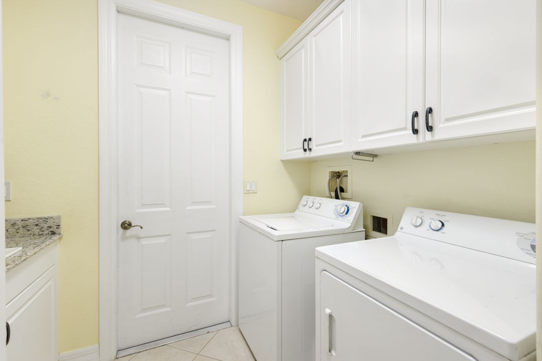 12910 Silverthorn Ct, Bonita Springs, FL 34135