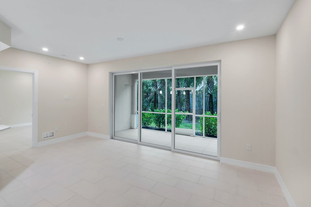 280 Antilles Wy E #101, Naples, FL 34112
